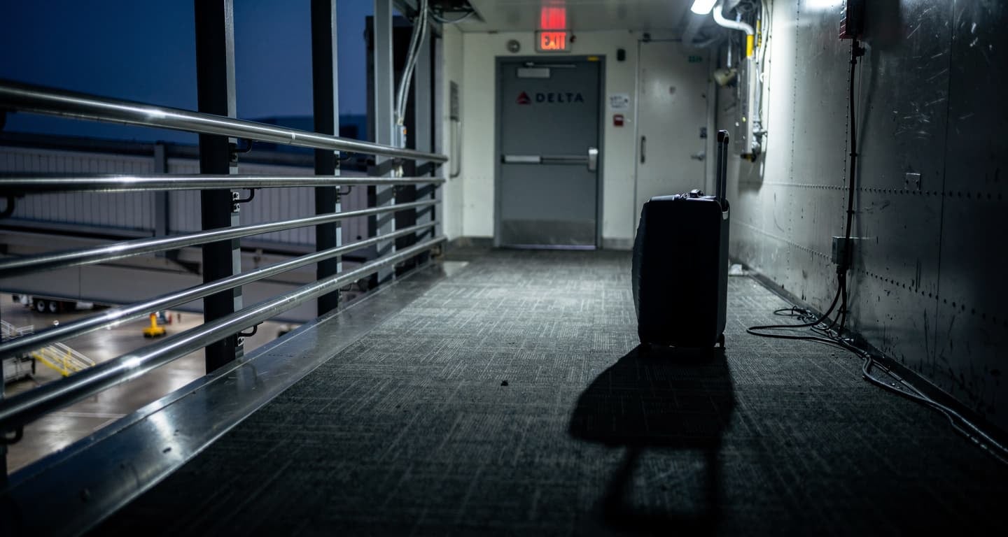 Delta flight held 53 minutes for CEO's daughter, bumping first class passenger